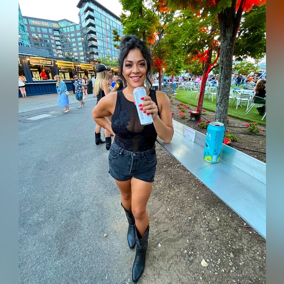 Meet your Posher, Miriam - Picture 1 of 1